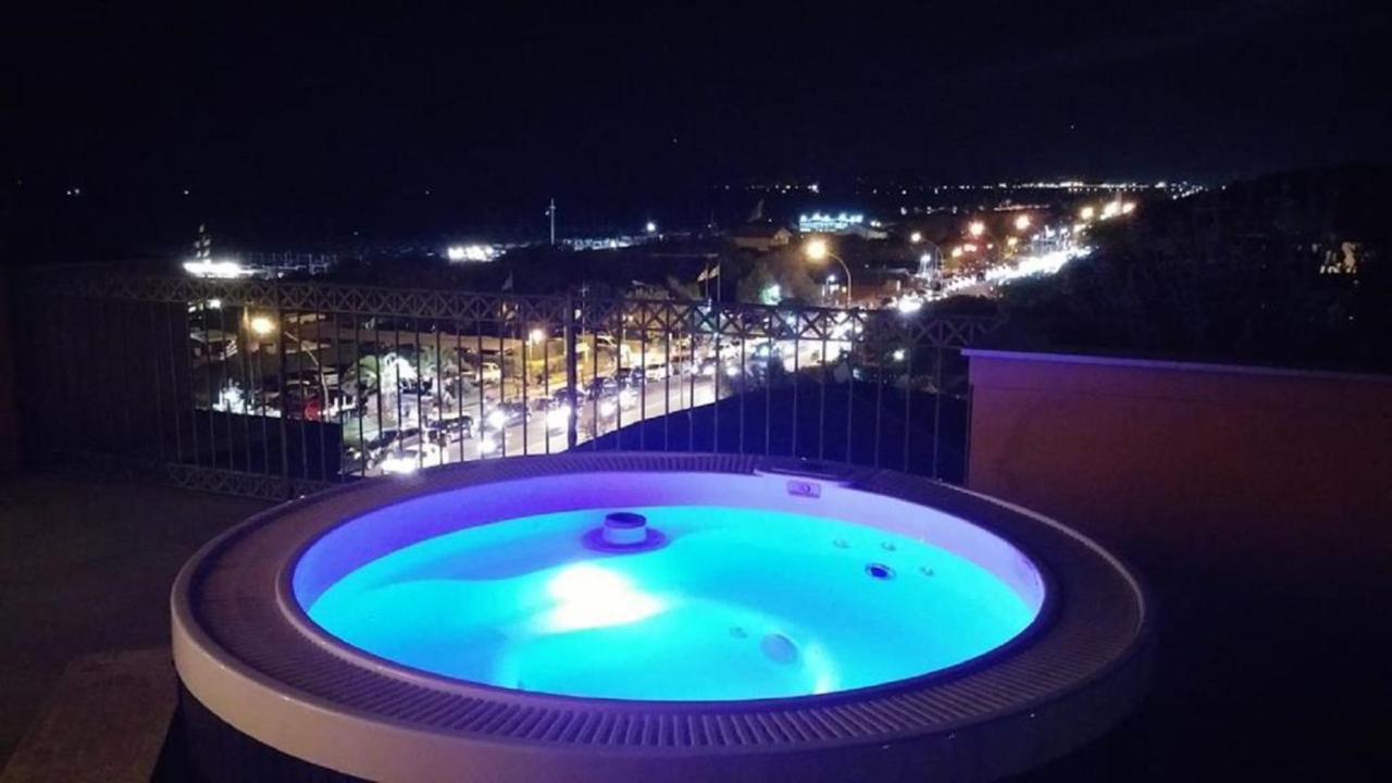 מרינה די פיאטרסנטה Arianna Hotel מראה חיצוני תמונה