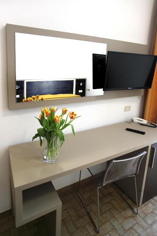 מרינה די פיאטרסנטה Arianna Hotel חדר תמונה