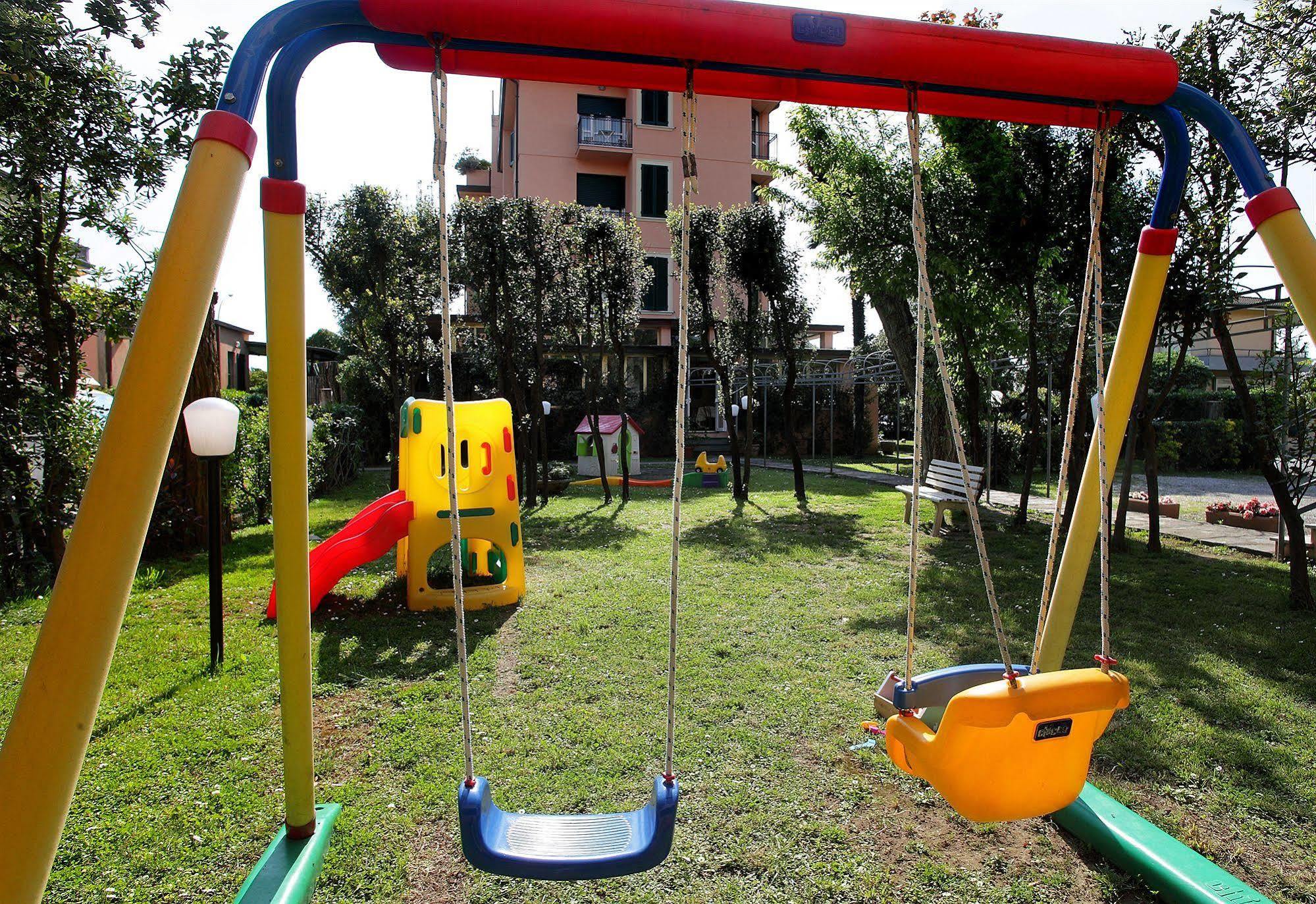 מרינה די פיאטרסנטה Arianna Hotel מראה חיצוני תמונה