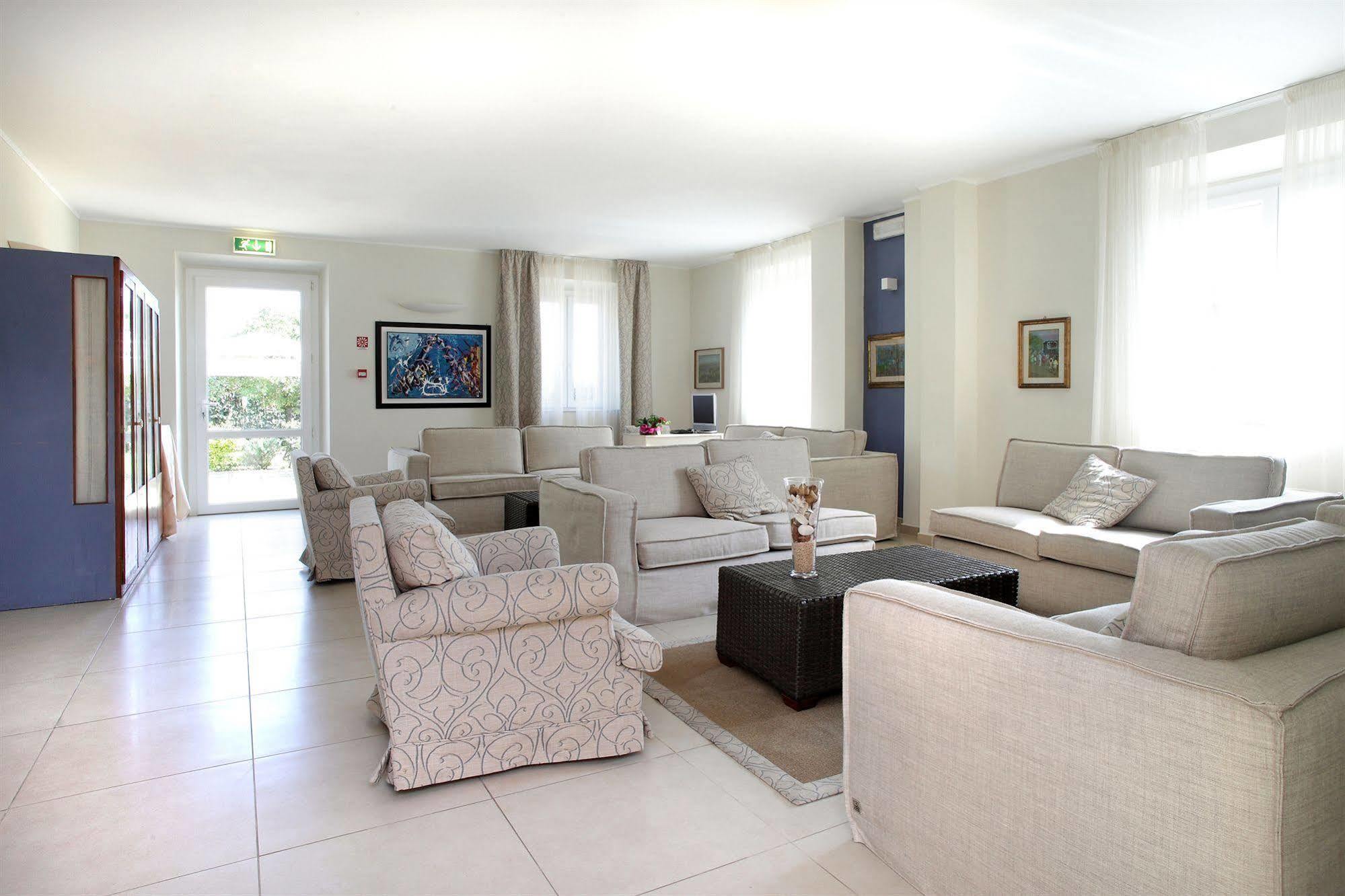 מרינה די פיאטרסנטה Arianna Hotel מראה חיצוני תמונה