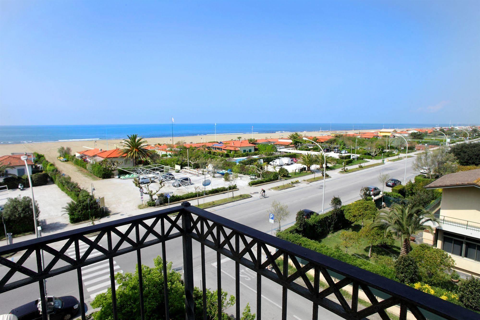 מרינה די פיאטרסנטה Arianna Hotel מראה חיצוני תמונה